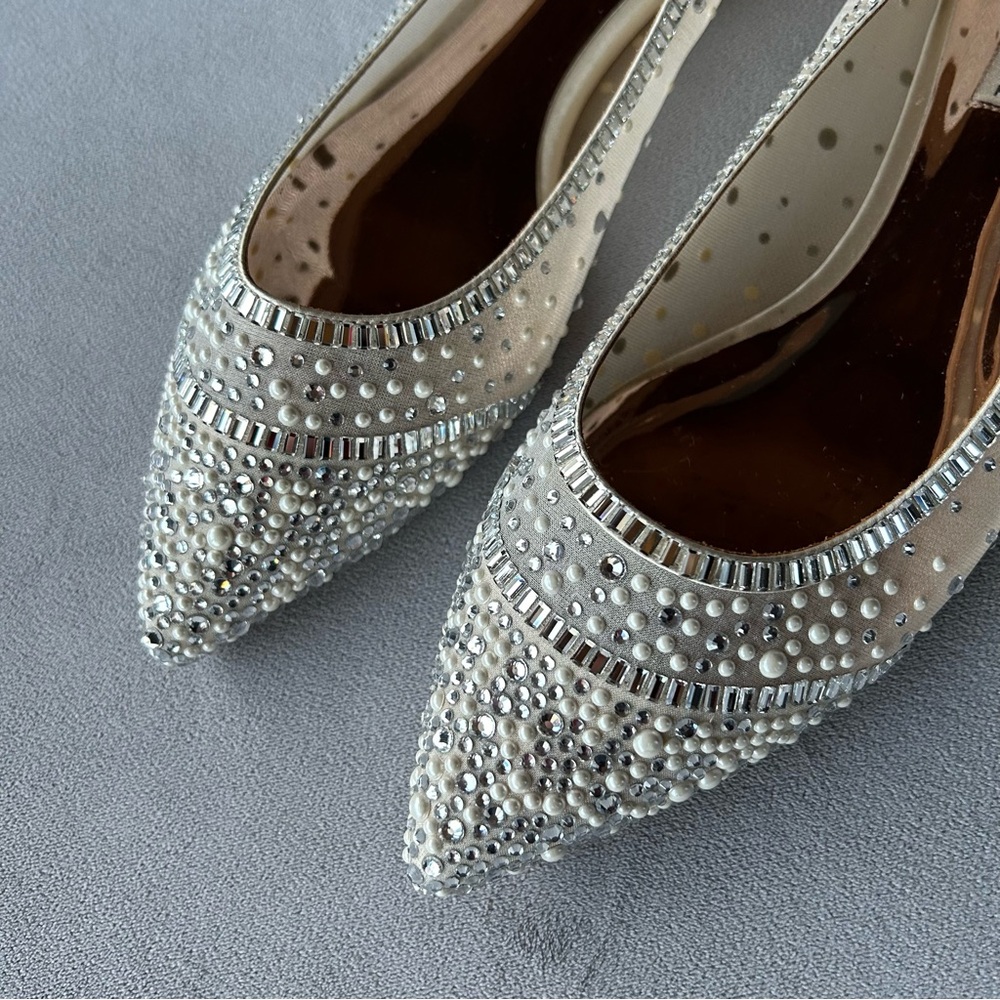 Badgley Mischka ~ Babette ~ Bejeweled Mesh Flat ~ Ivory Satin ~ Womens Size 8 - Picture 1 of 17